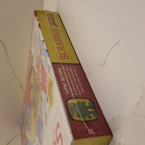 NEW Hasbro Gaming Scrabble Junior Crossword Game Ages 5+ 2-4 Players - Picture 7 of 7